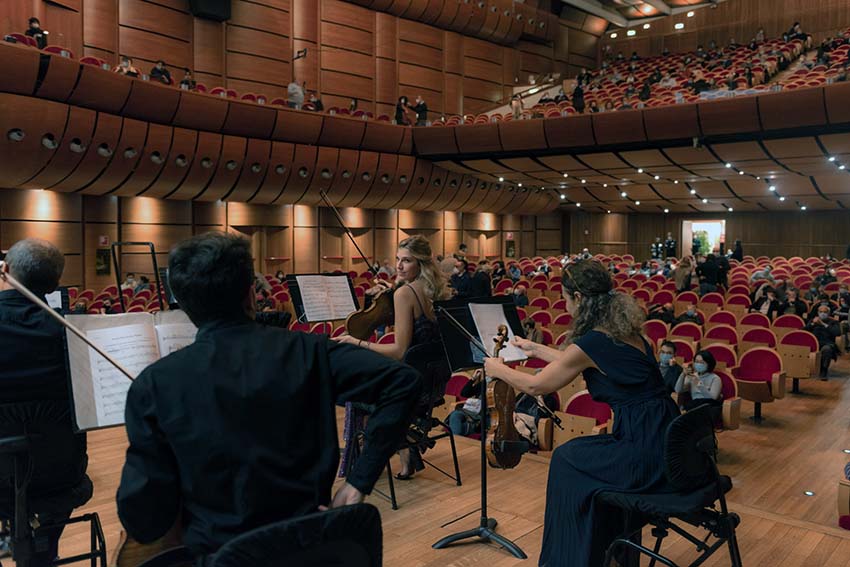 04_Maniaci-MorriconeWEB©StudioHanninen_DSC6750