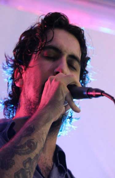 Debutto-discografico-del-cantautore-toscano-DARIO-ARRABITO