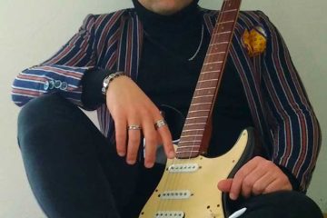 Giuseppe-Doria-chitarrista-della-rock-band-Le-Sensazioni