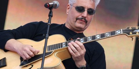 in-ricordo-di-pino-daniele,-un-po’-re-e-un-po’-masaniello