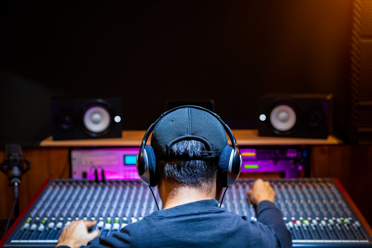 cos’e-la-musica-lo-fi,-un-genere-che-aiuta-a-rilassarsi-e-concentrarsi
