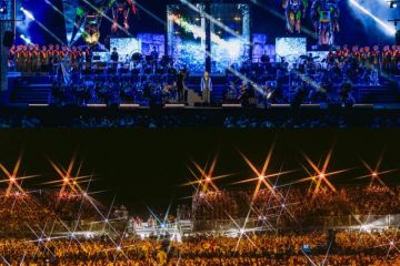 Andrea-Bocelli-incanta-il-Teatro-del-Silenzio.jpg